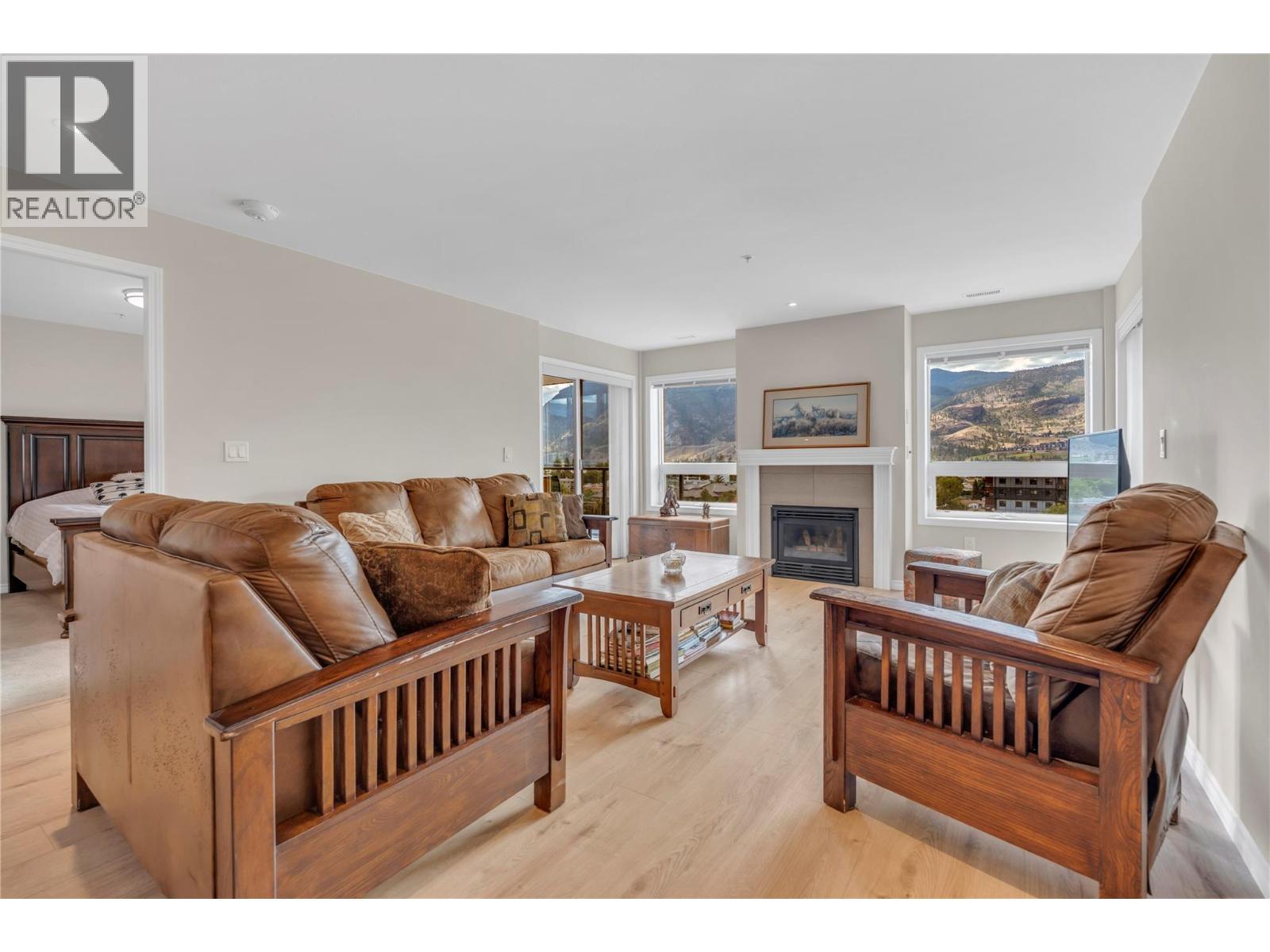 #804 3346 SKAHA LAKE Road - 13