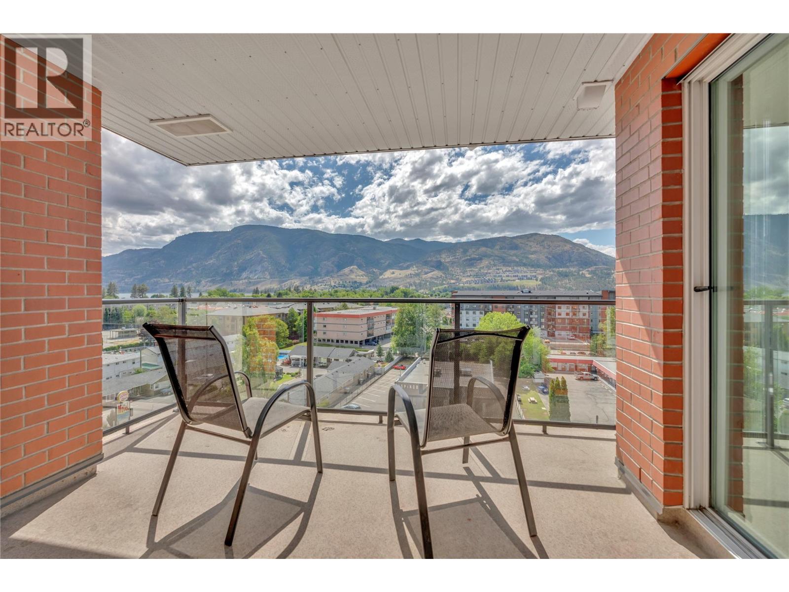 #804 3346 SKAHA LAKE Road - 24