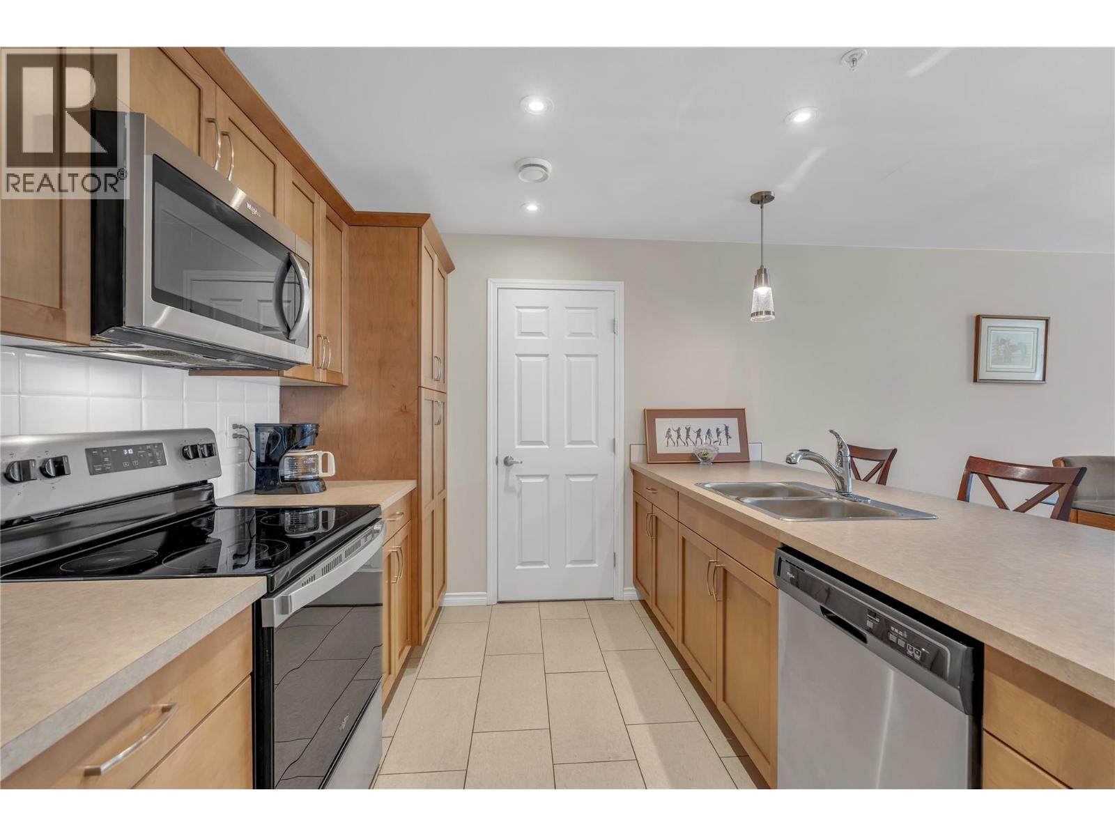 #804 3346 SKAHA LAKE Road - 7