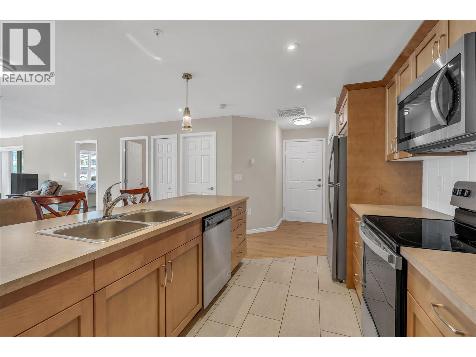 #804 3346 SKAHA LAKE Road - 8