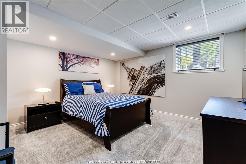 986 PORRONE DRIVE - 32