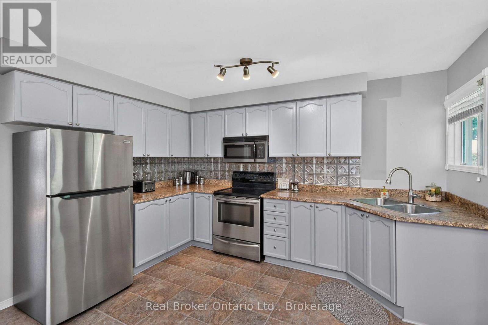 47 TIMBERLAND CRESCENT - Image 11