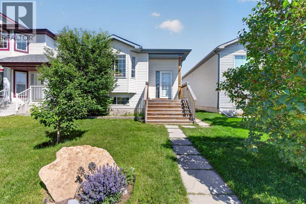 173 Martin Crossing Crescent NE - 1