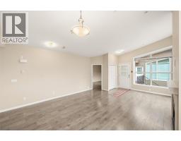 Living room - 3388 Skaha Lake Road Unit# 201, Penticton, BC V2A6G4 Photo 9