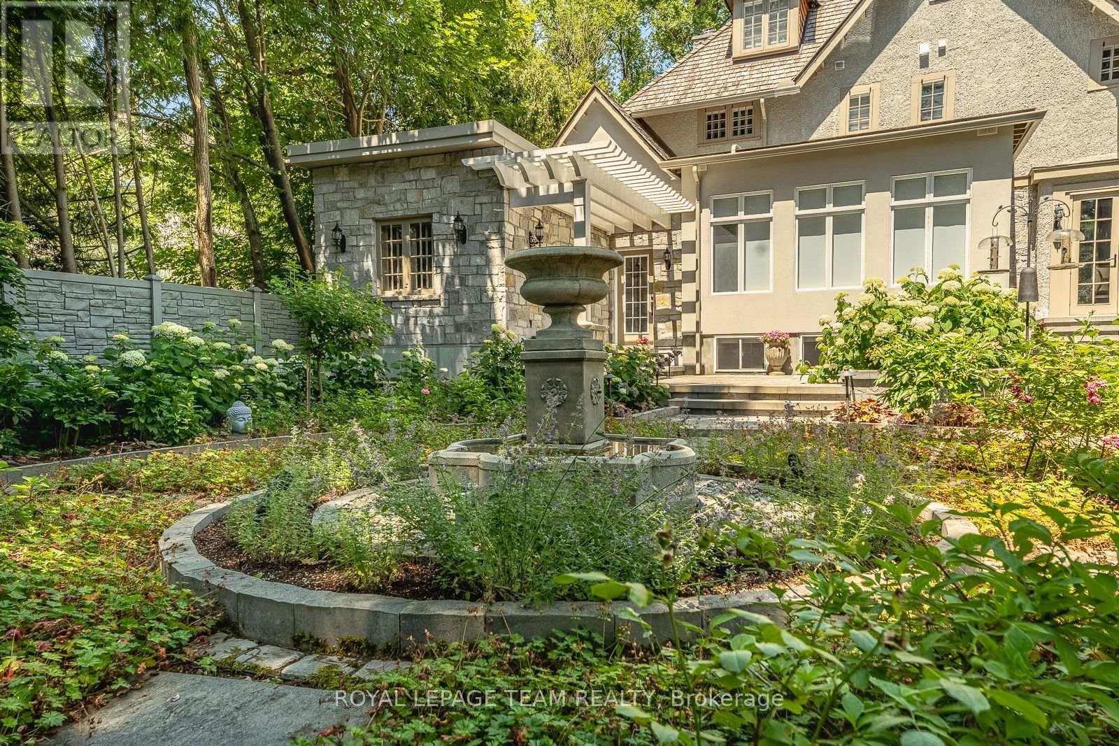 54 PARK ROAD - 41