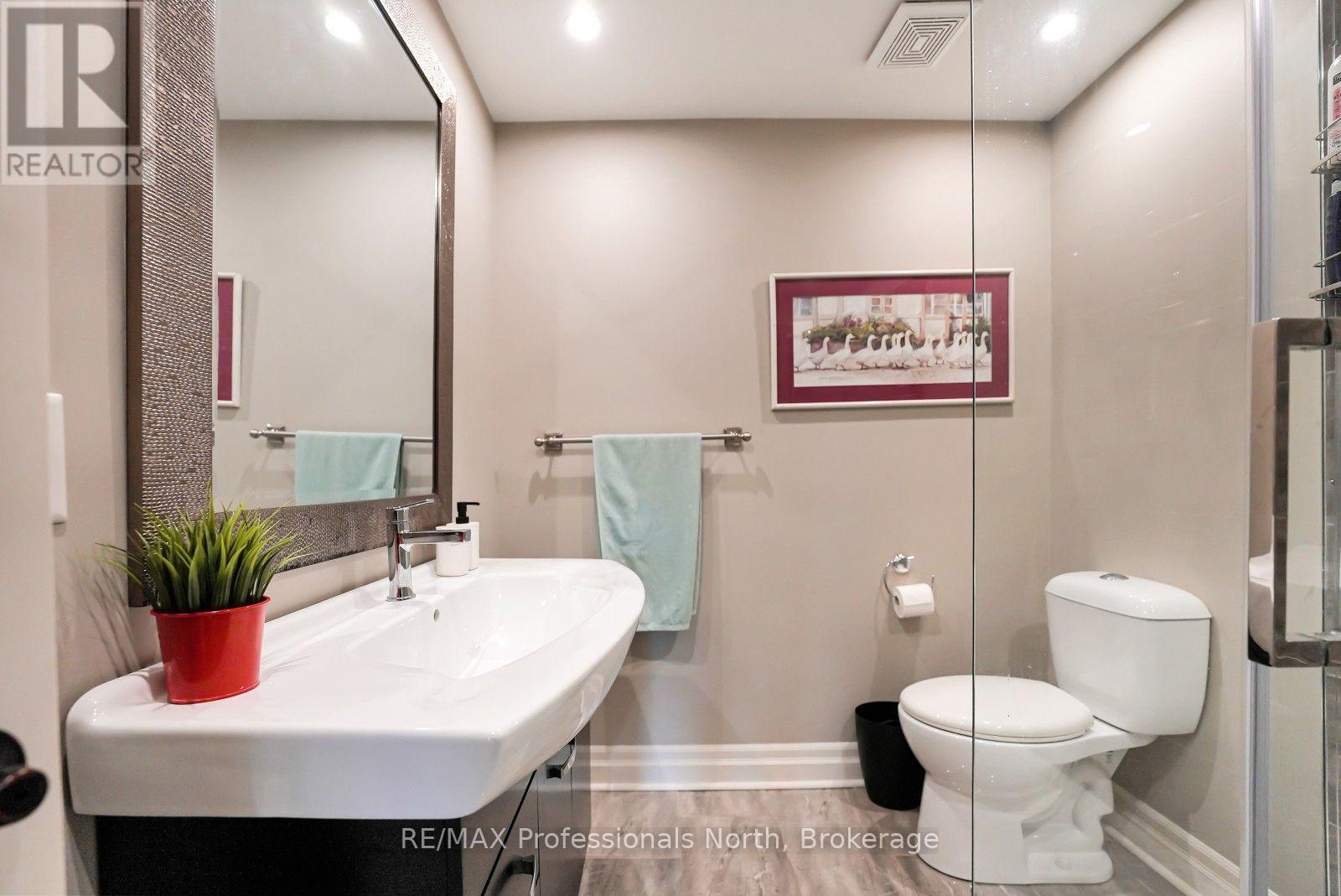 1311 WONDERLAND ROAD - Image 28