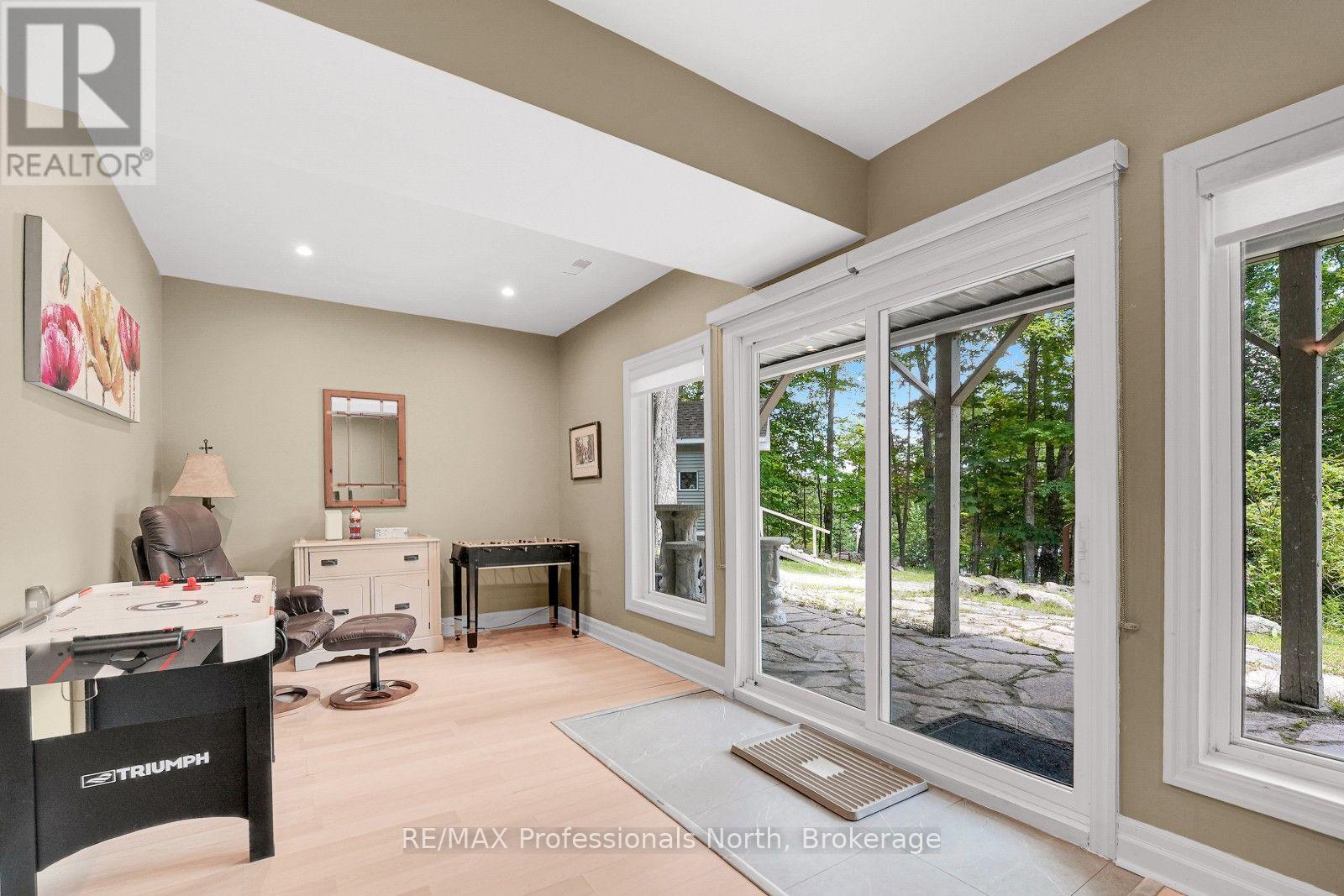 1311 WONDERLAND ROAD - Image 33