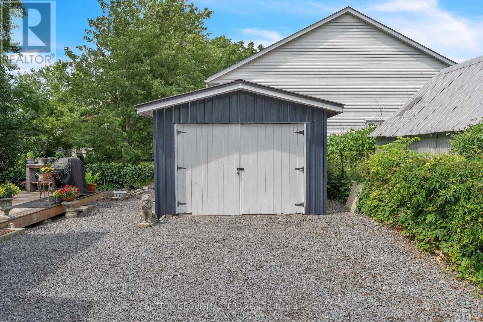173 DAVY STREET N - 47