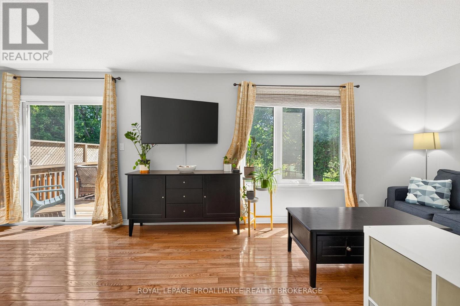 1067 ACADIA DRIVE - Image 12