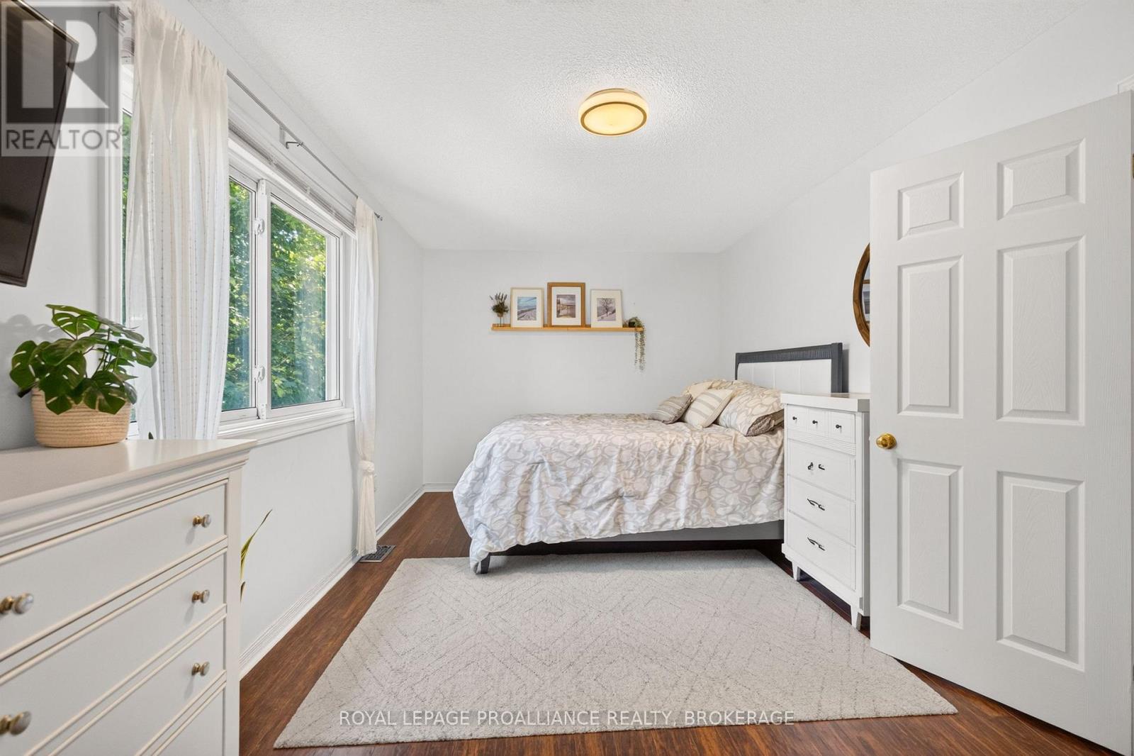 1067 ACADIA DRIVE - Image 32