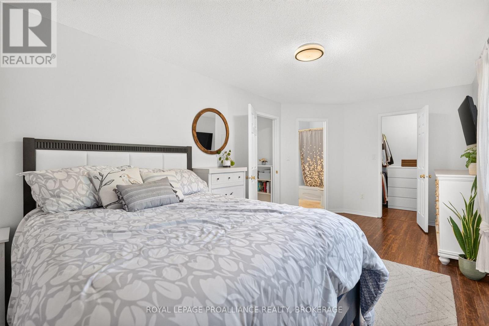 1067 ACADIA DRIVE - Image 34