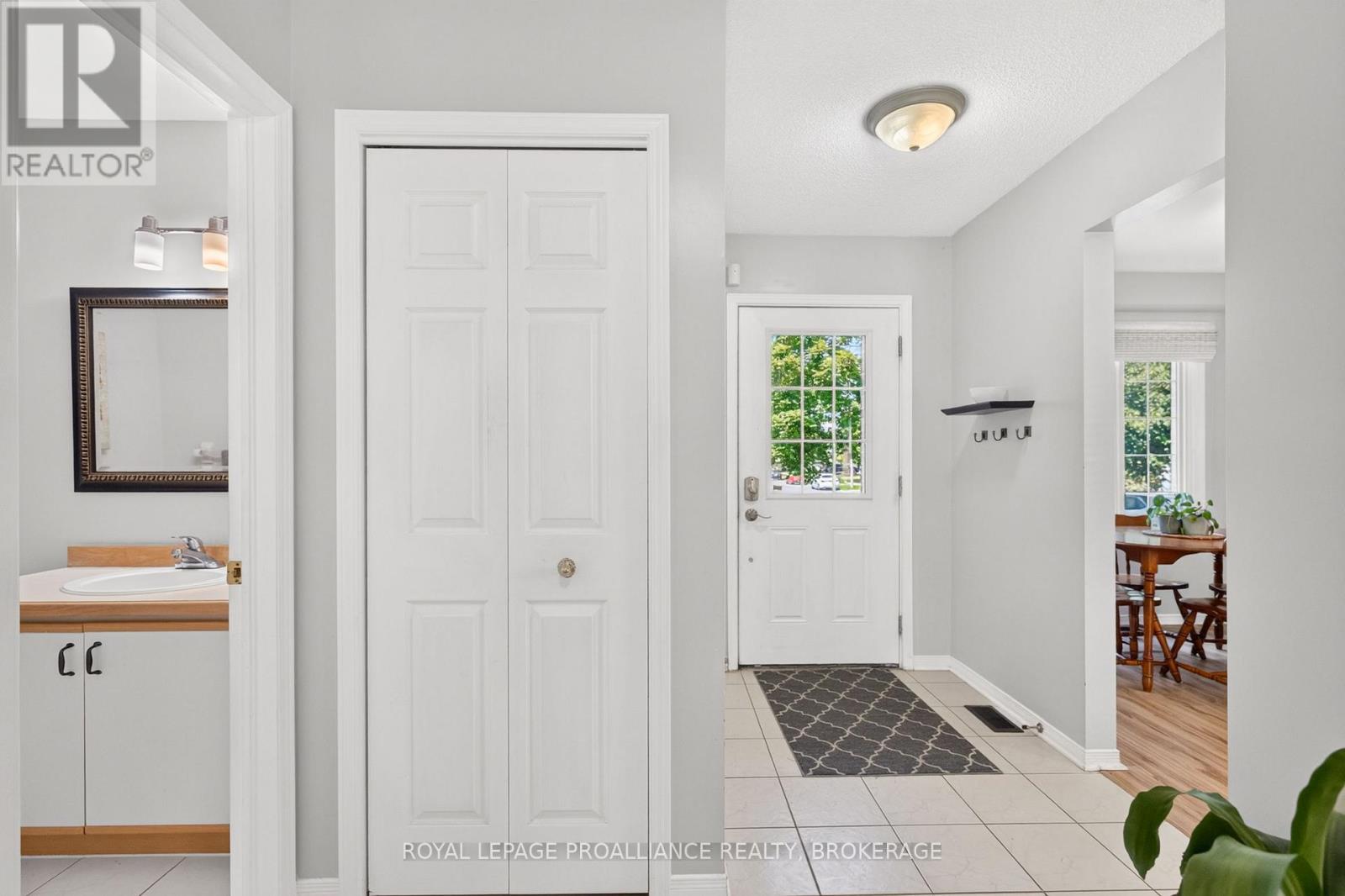 1067 ACADIA DRIVE - Image 8