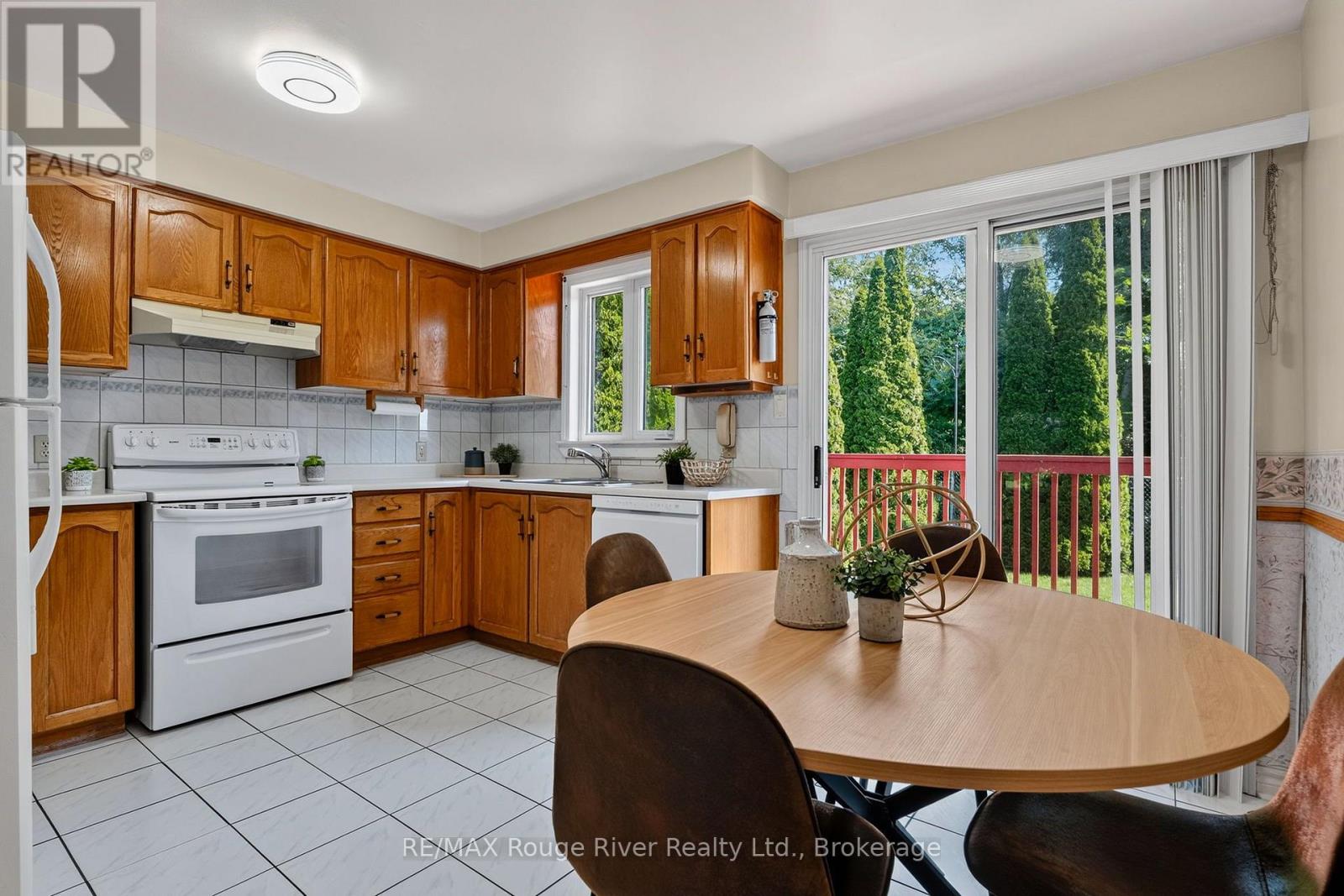 660 EWING STREET - Image 15