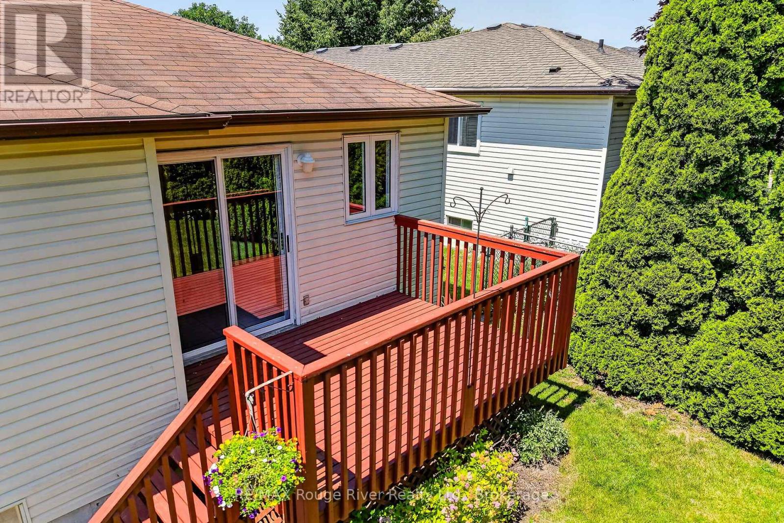 660 EWING STREET - Image 35
