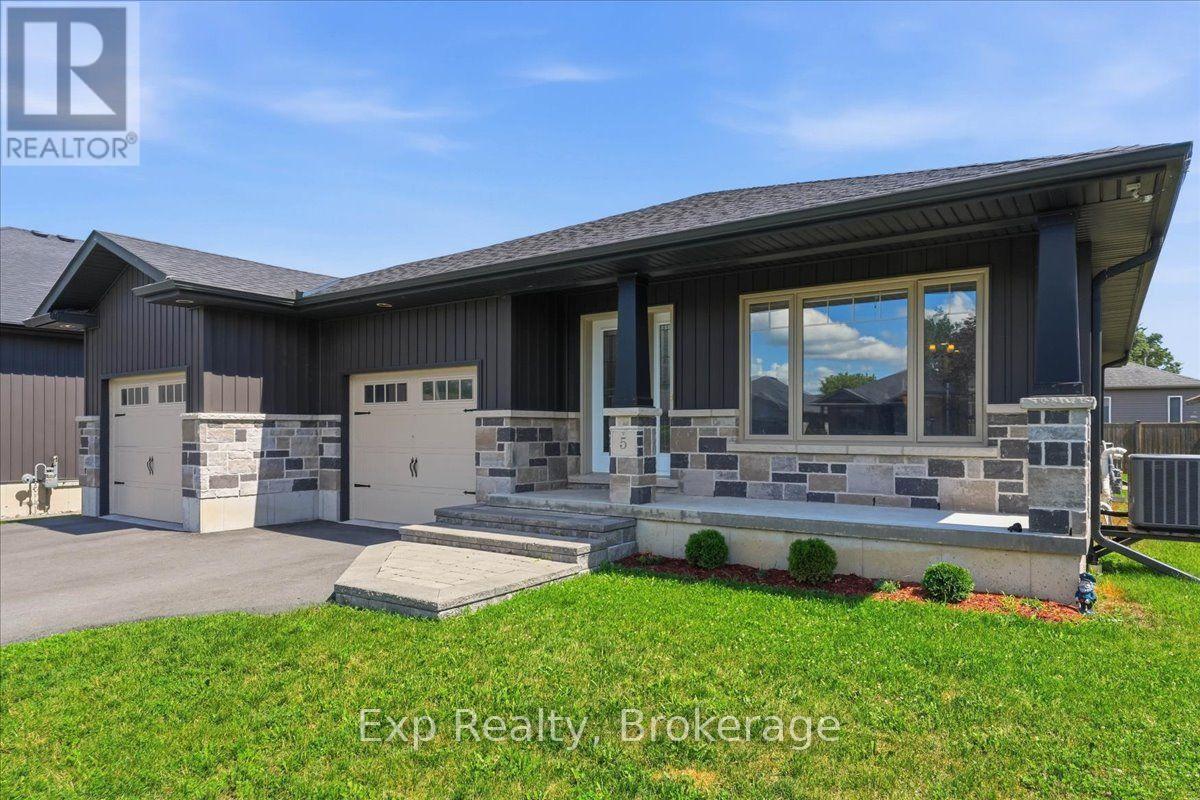 5 SYLVAN STREET - 25