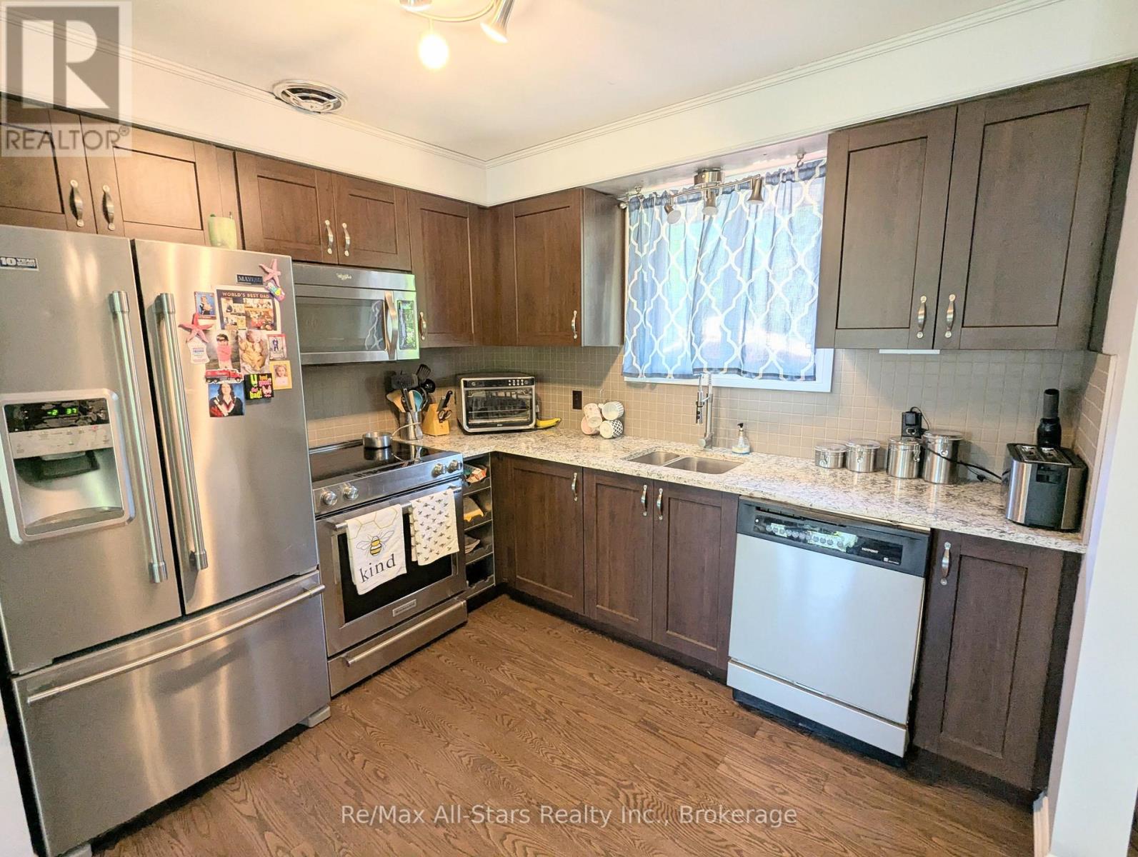 14 VALLEY ROAD - 11