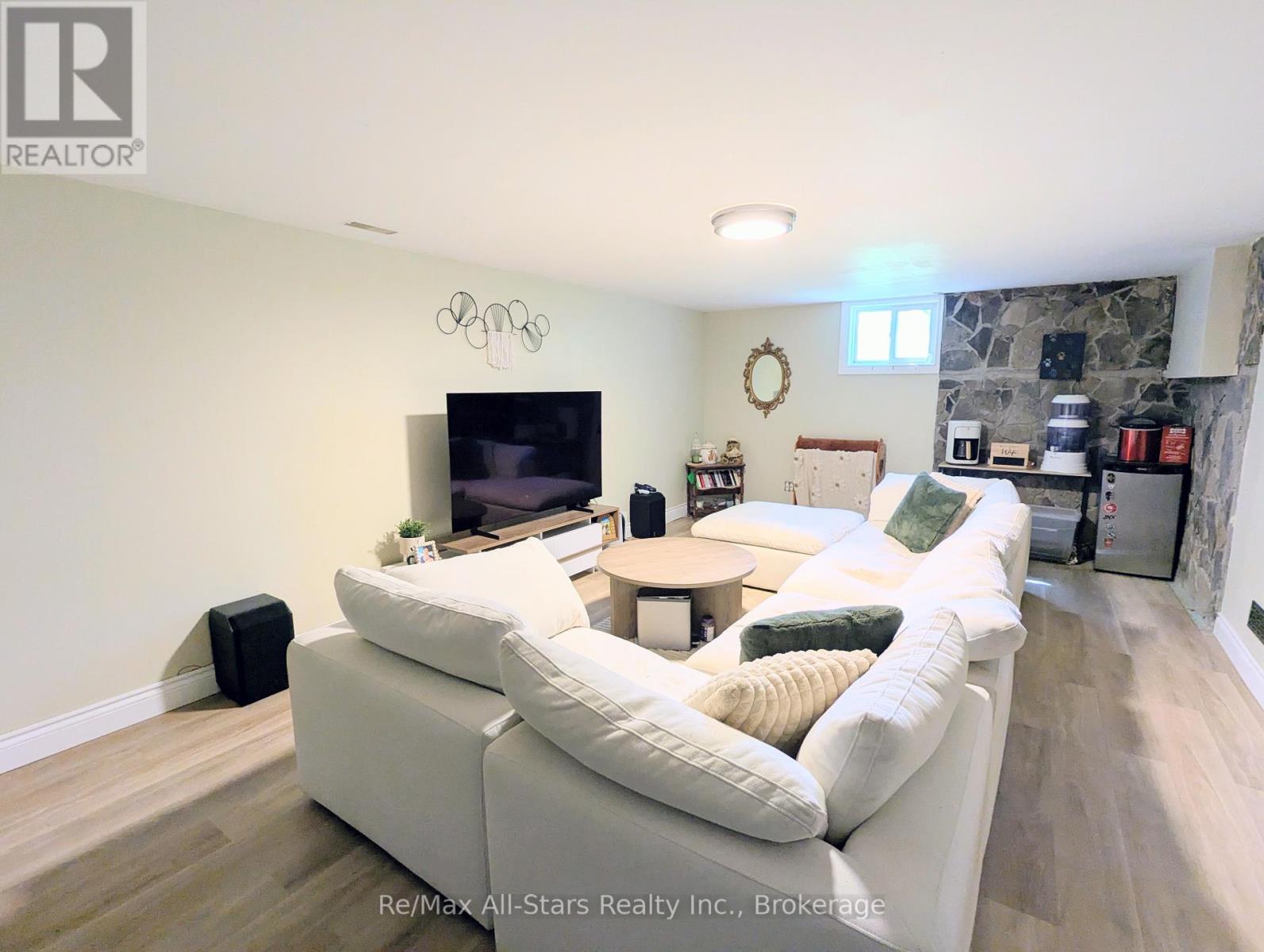 14 VALLEY ROAD - 17