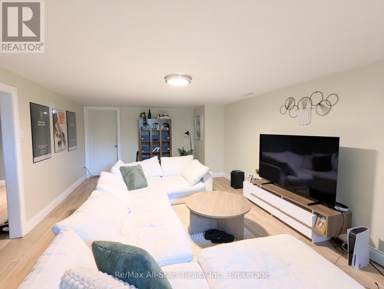 14 VALLEY ROAD - 18