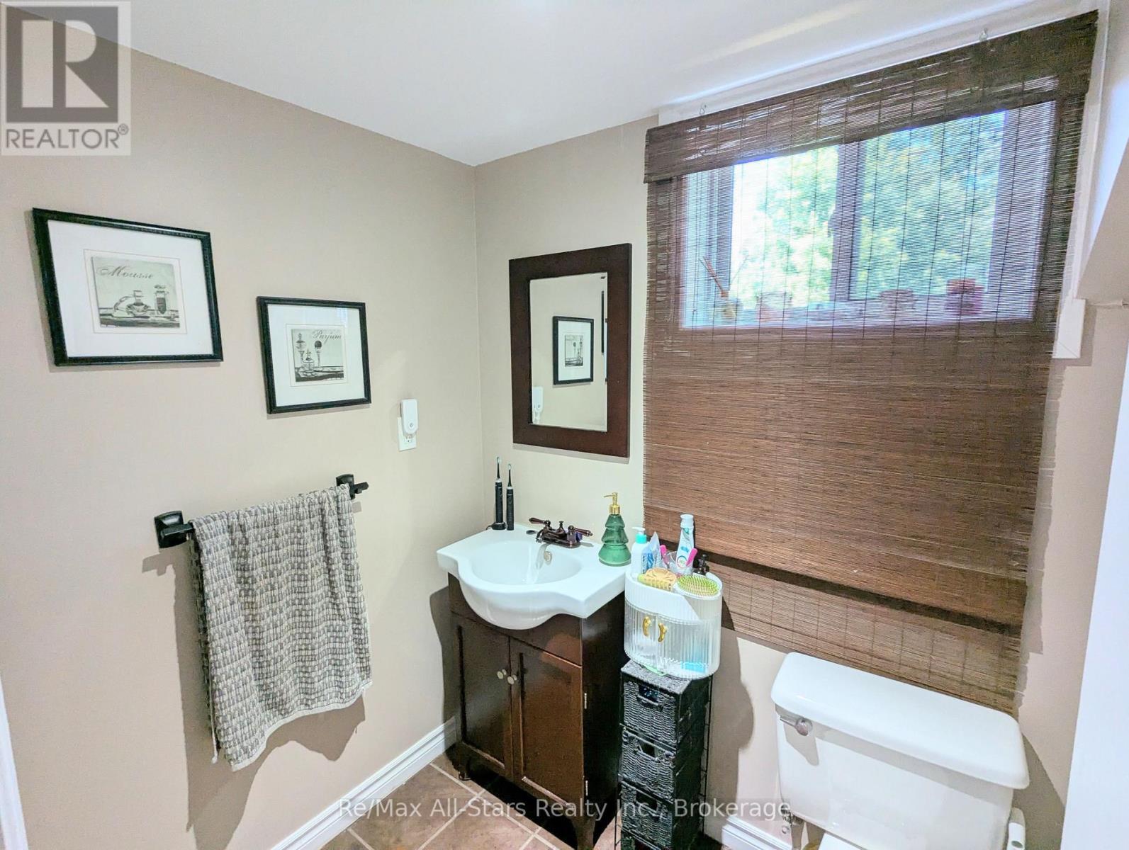 14 VALLEY ROAD - 20