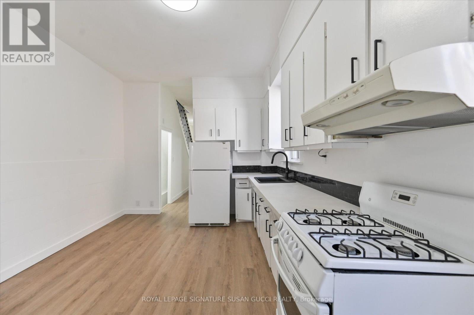493 OSSINGTON AVENUE - 9