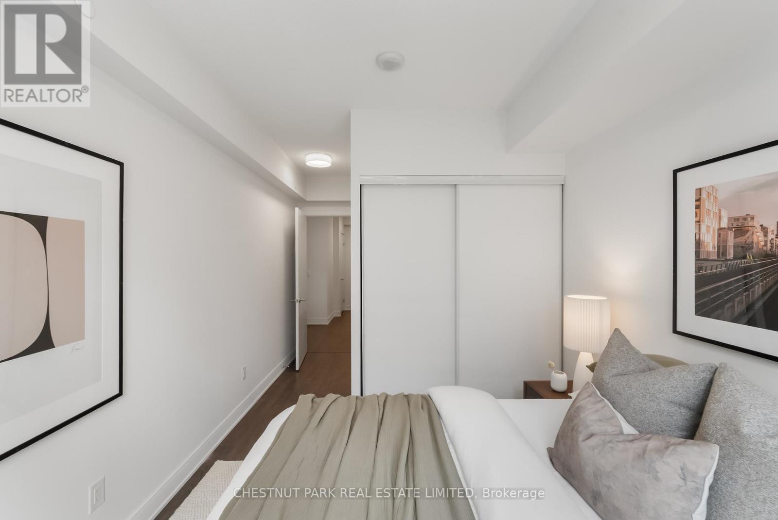 #923 525 ADELAIDE STREET W - 12