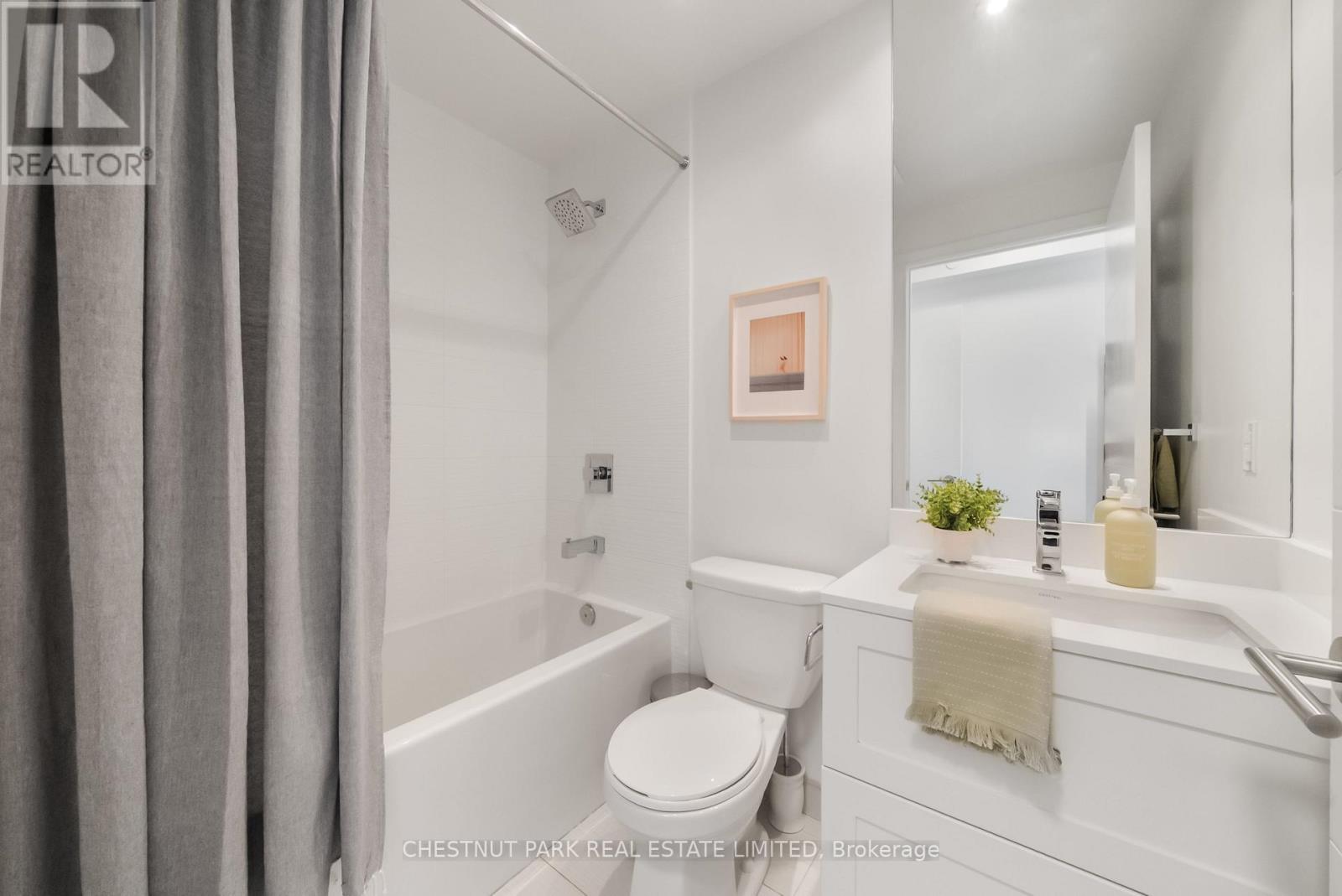 #923 525 ADELAIDE STREET W - 16