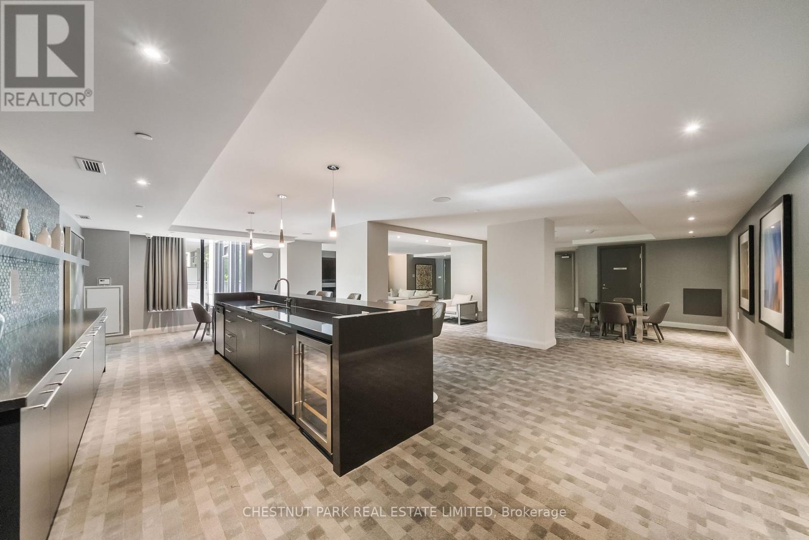 #923 525 ADELAIDE STREET W - 27