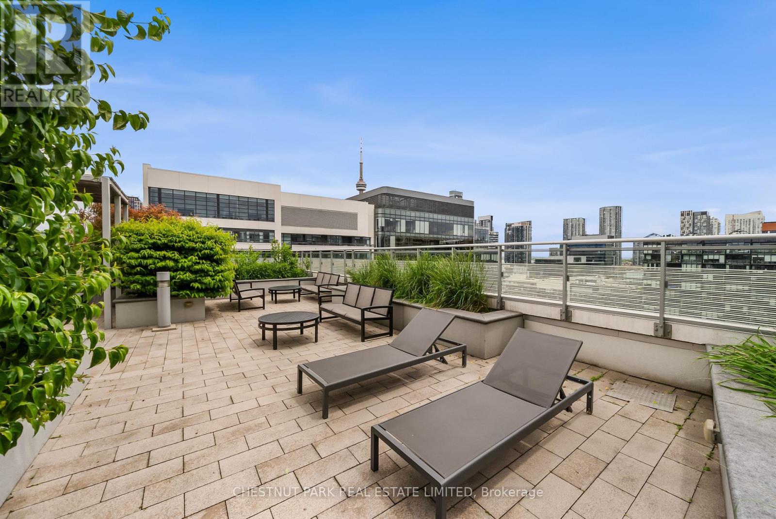 #923 525 ADELAIDE STREET W - 31