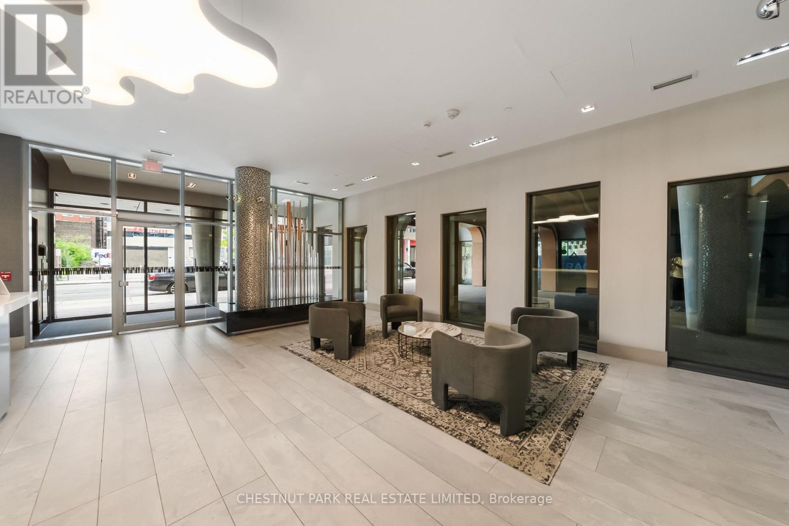 #923 525 ADELAIDE STREET W - 37