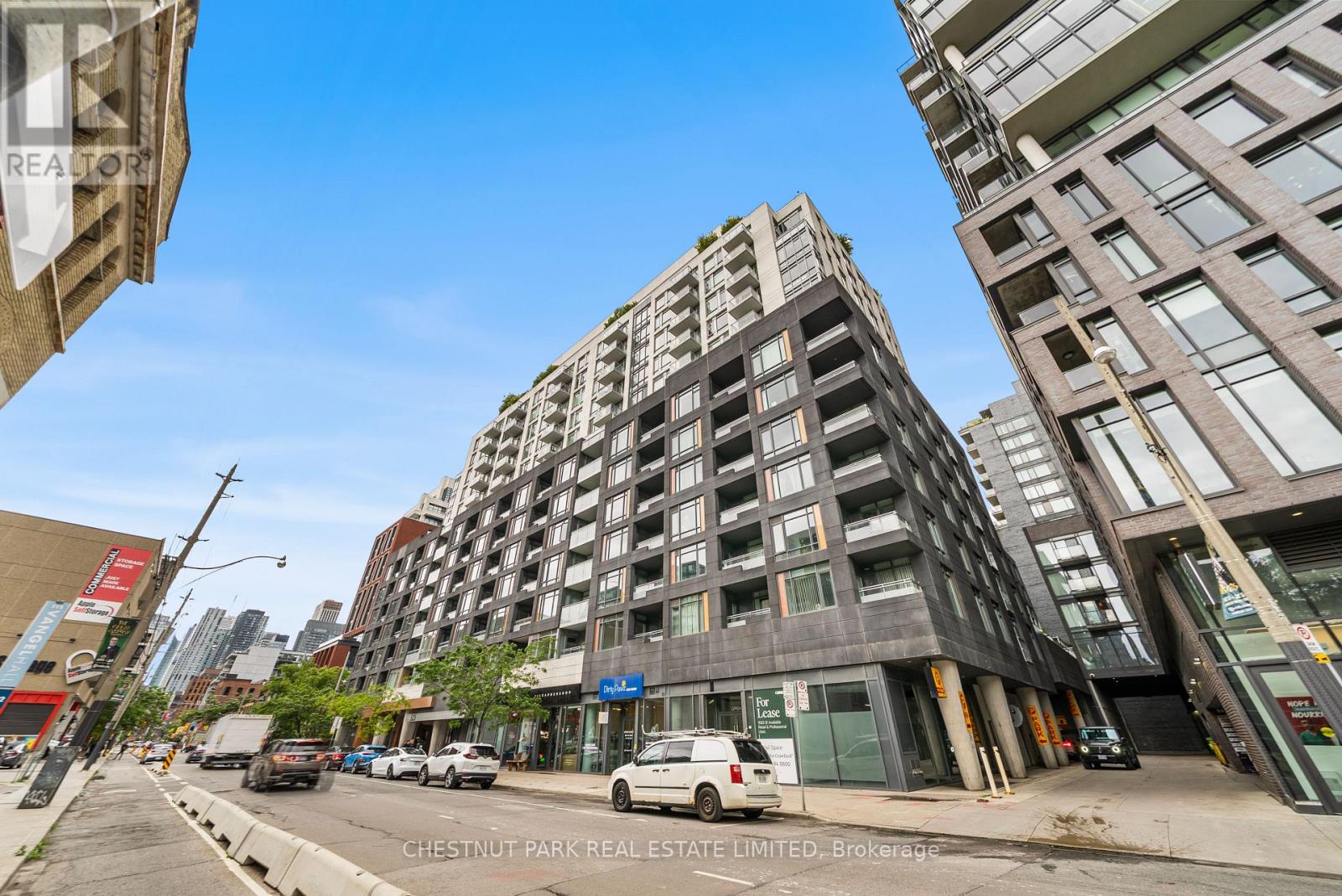 #923 525 ADELAIDE STREET W - 40