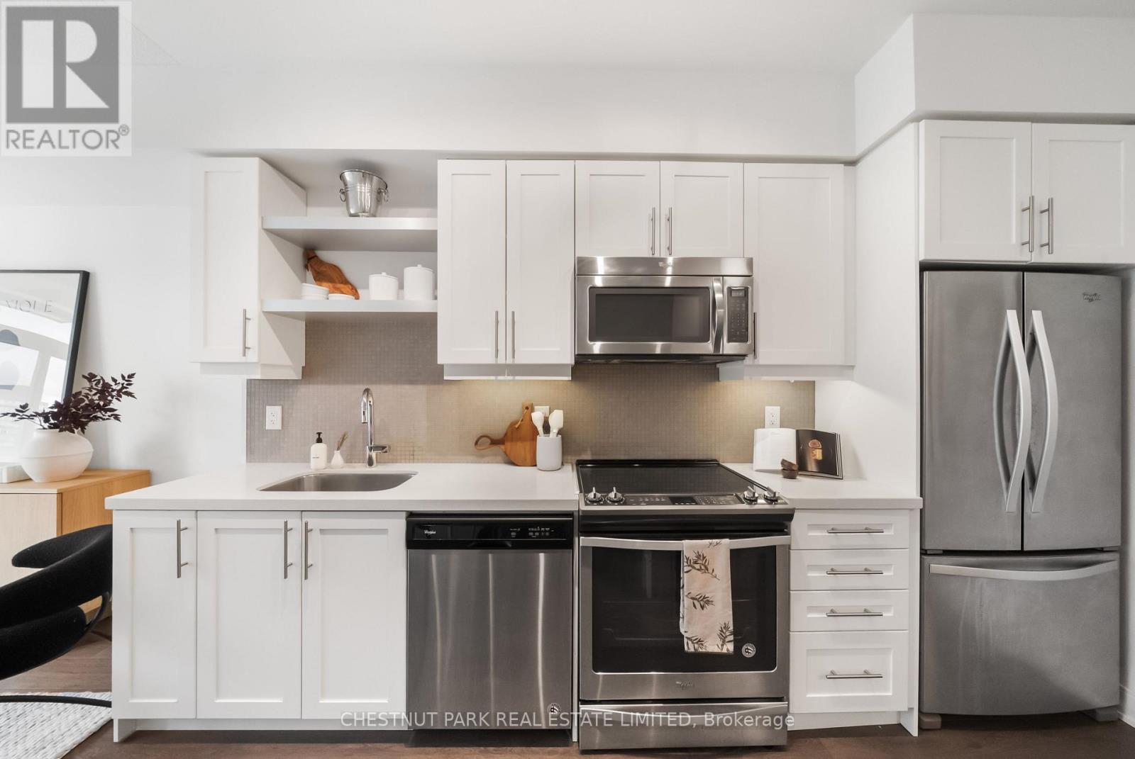 #923 525 ADELAIDE STREET W - 7