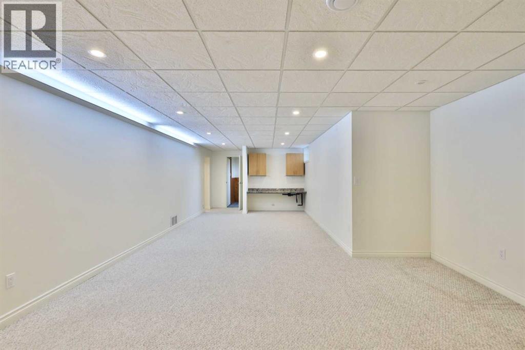 4404 52 Street - 33