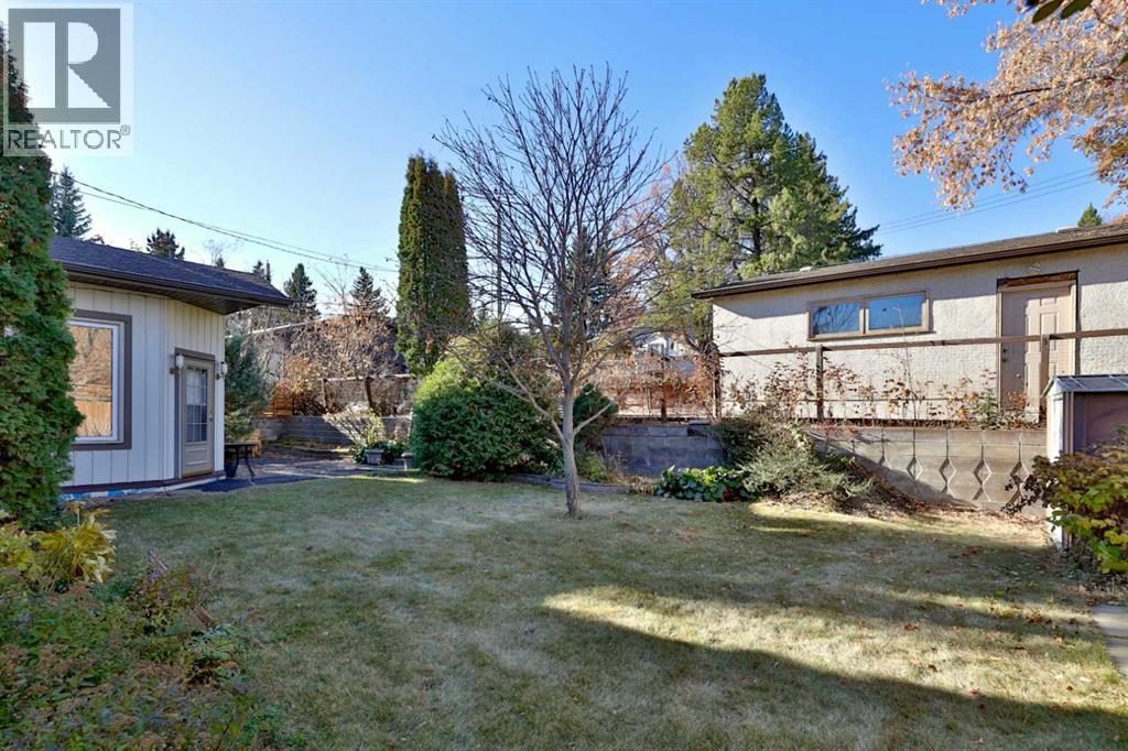 4404 52 Street - 43
