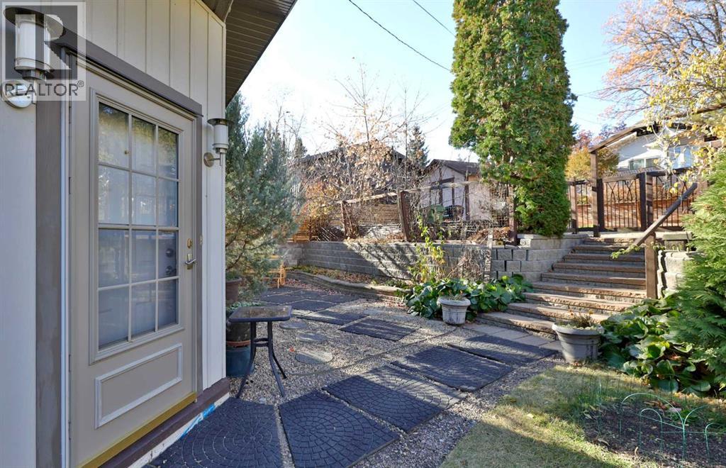 4404 52 Street - 44