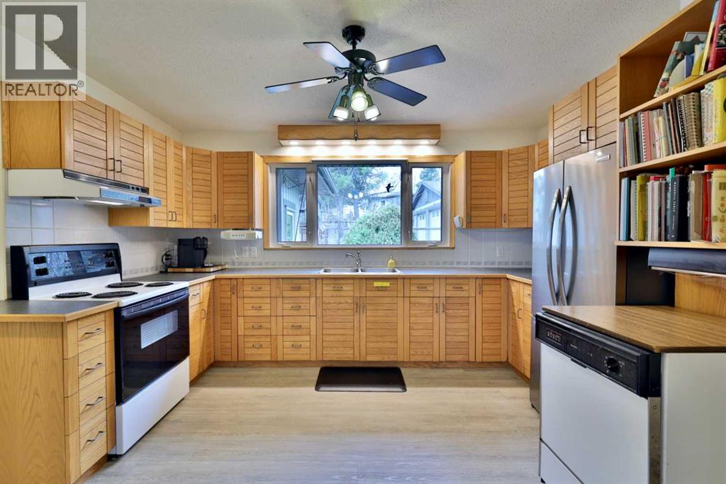 4404 52 Street - 11