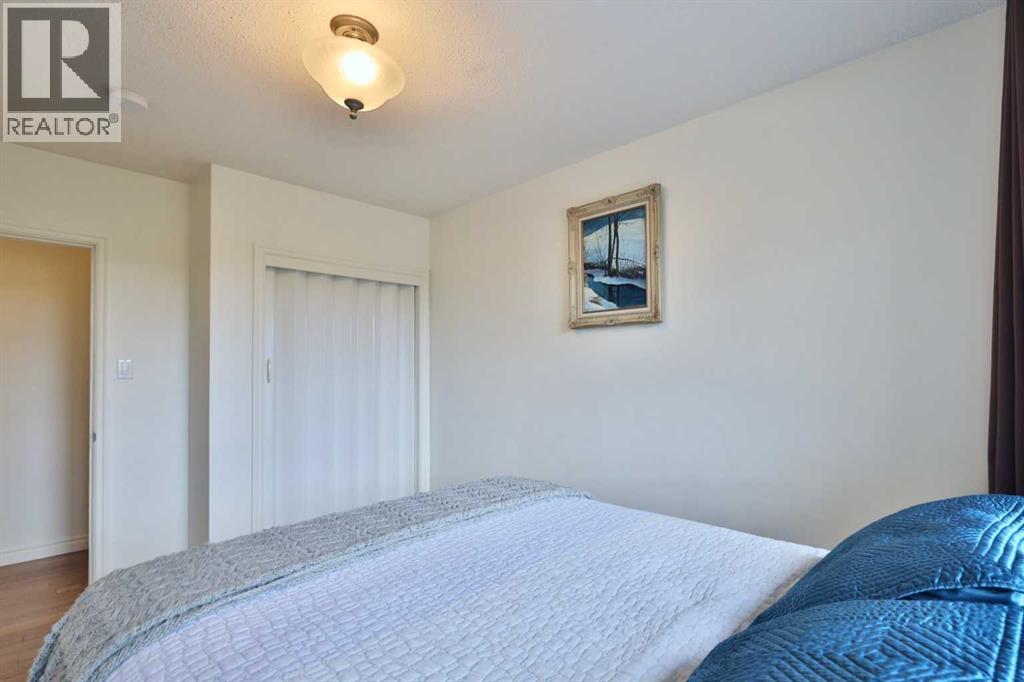 4404 52 Street - 25