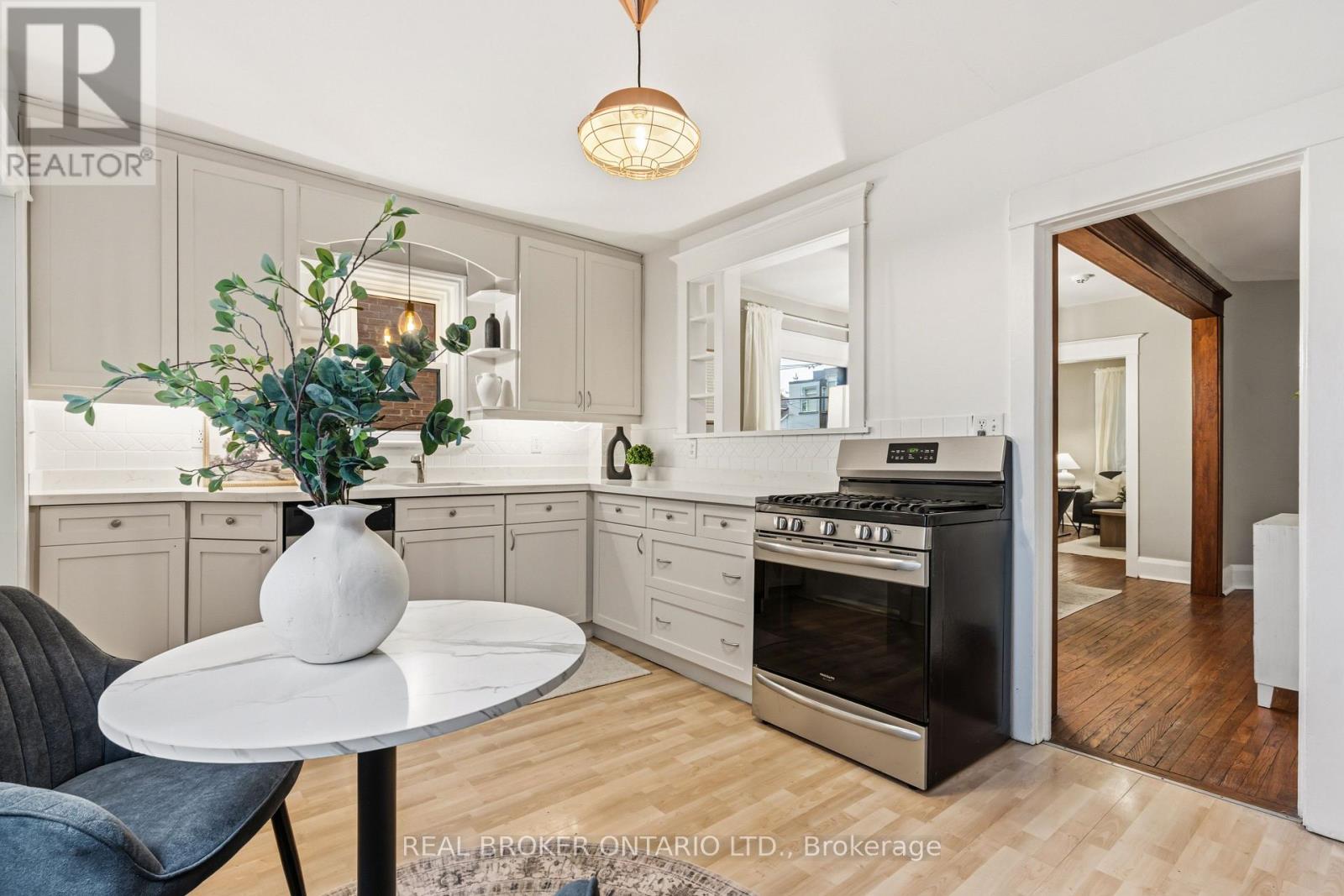 136 BLANTYRE AVENUE - 16