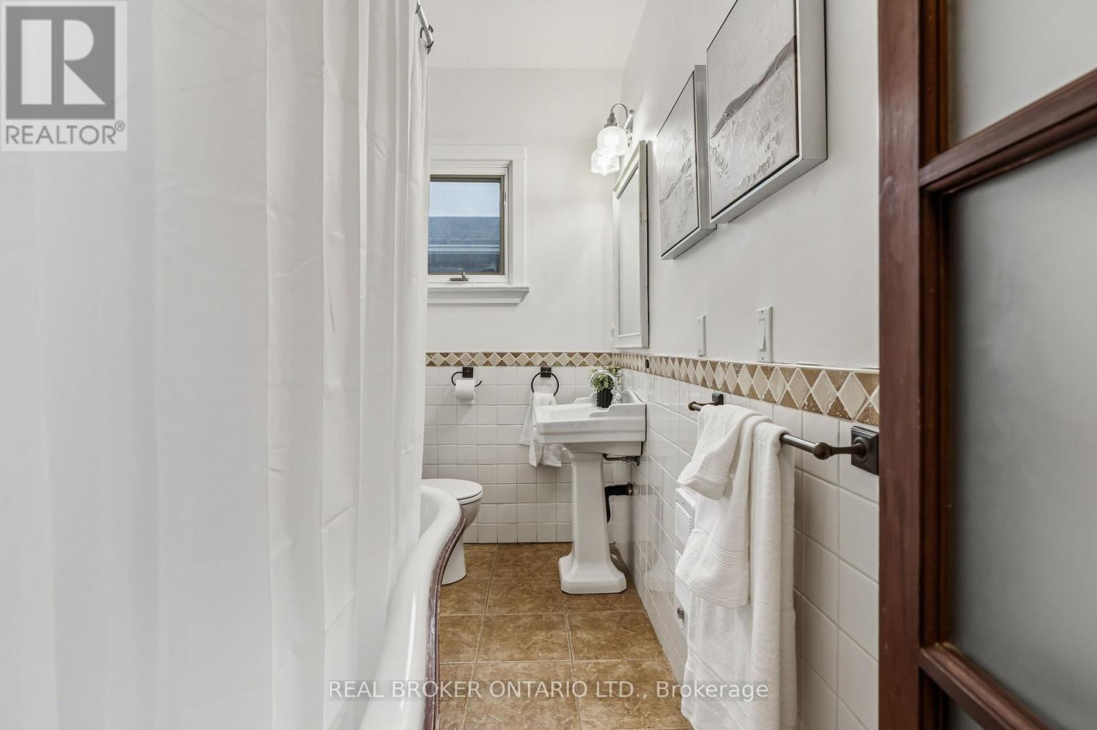 136 BLANTYRE AVENUE - 20