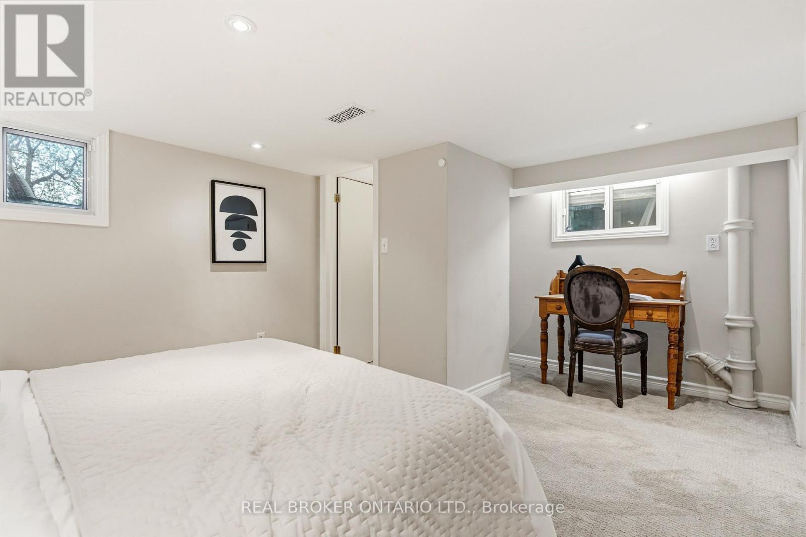 136 BLANTYRE AVENUE - 34