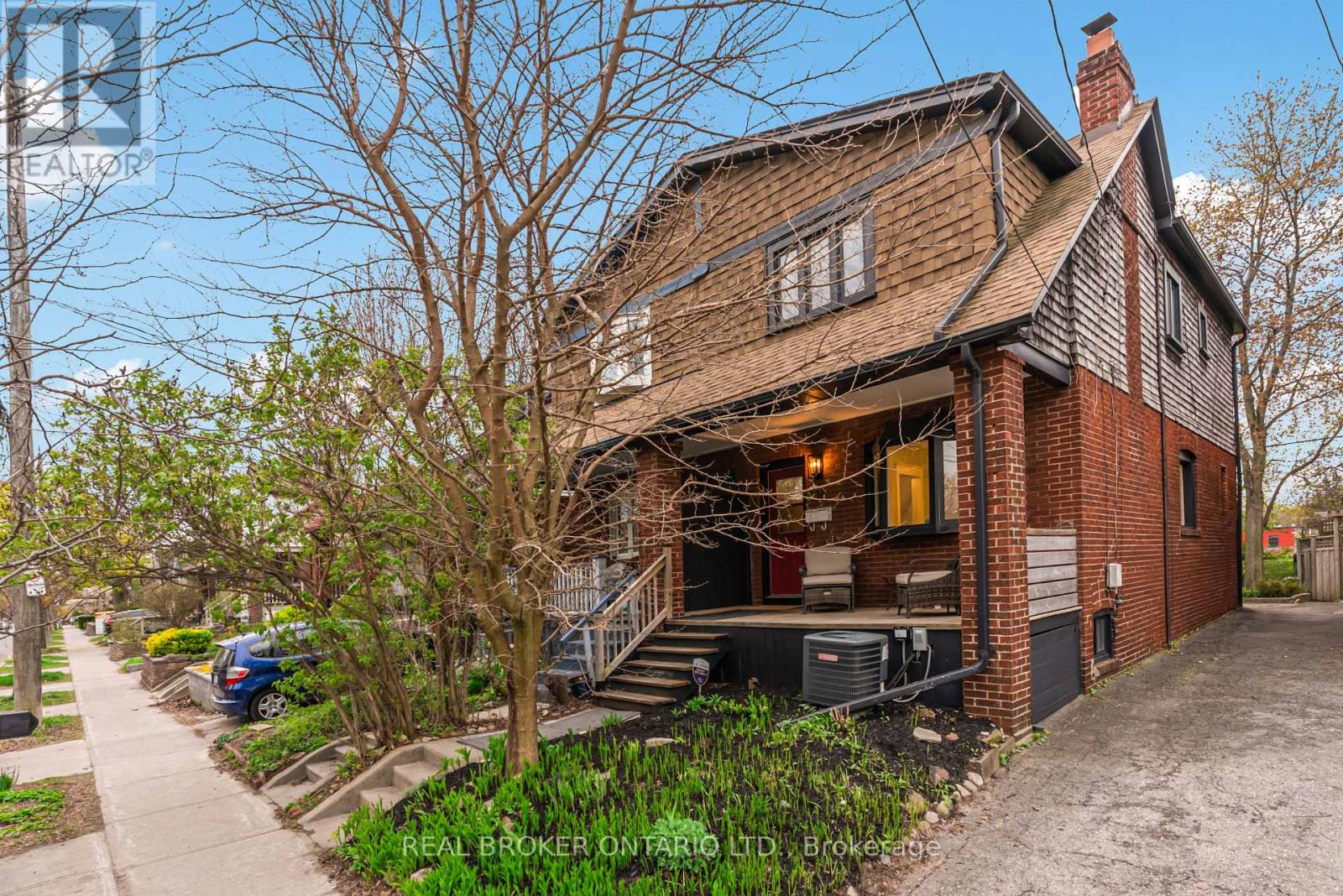 136 BLANTYRE AVENUE - 40