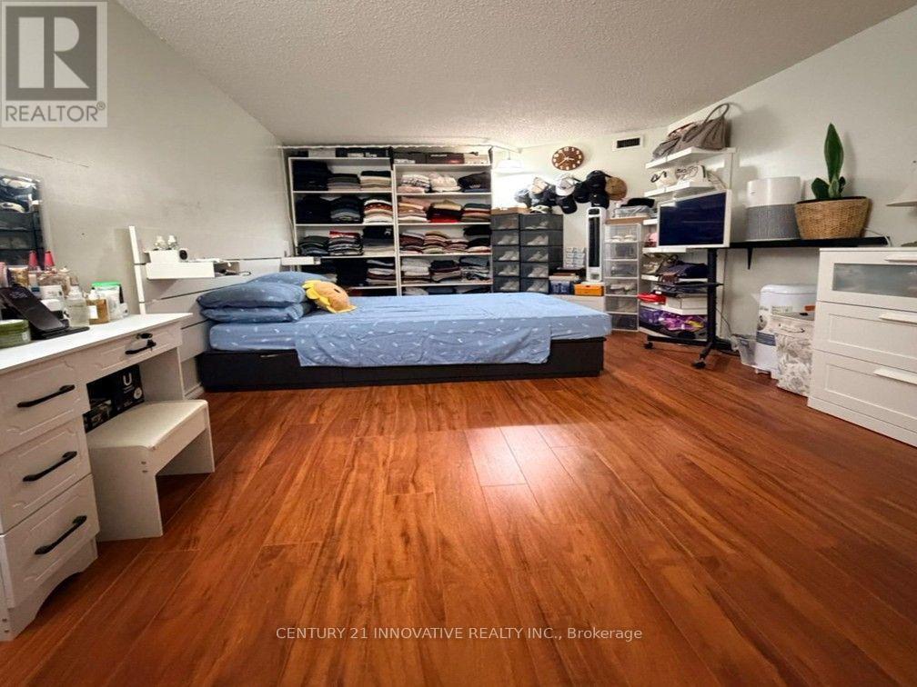 #UNIT 207 1665 VICTORIA PARK AVENUE - 34
