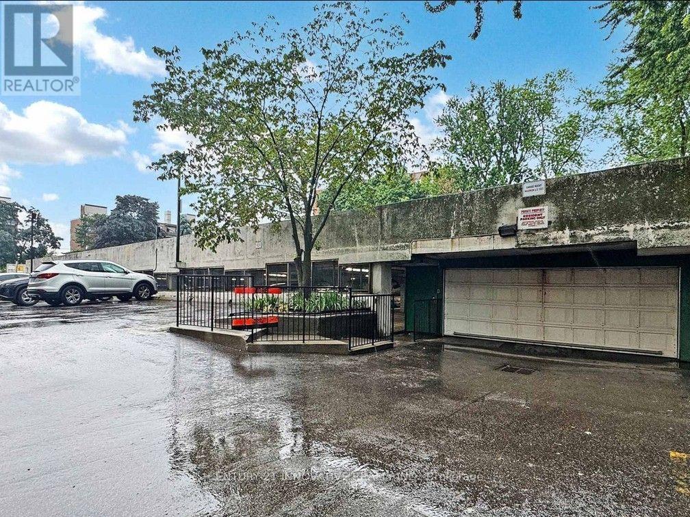 #UNIT 207 1665 VICTORIA PARK AVENUE - 9