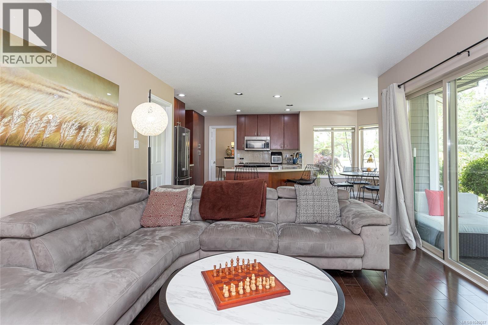 1191 Rosemount Close - 13