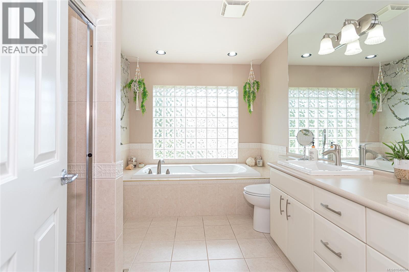 1191 Rosemount Close - 21