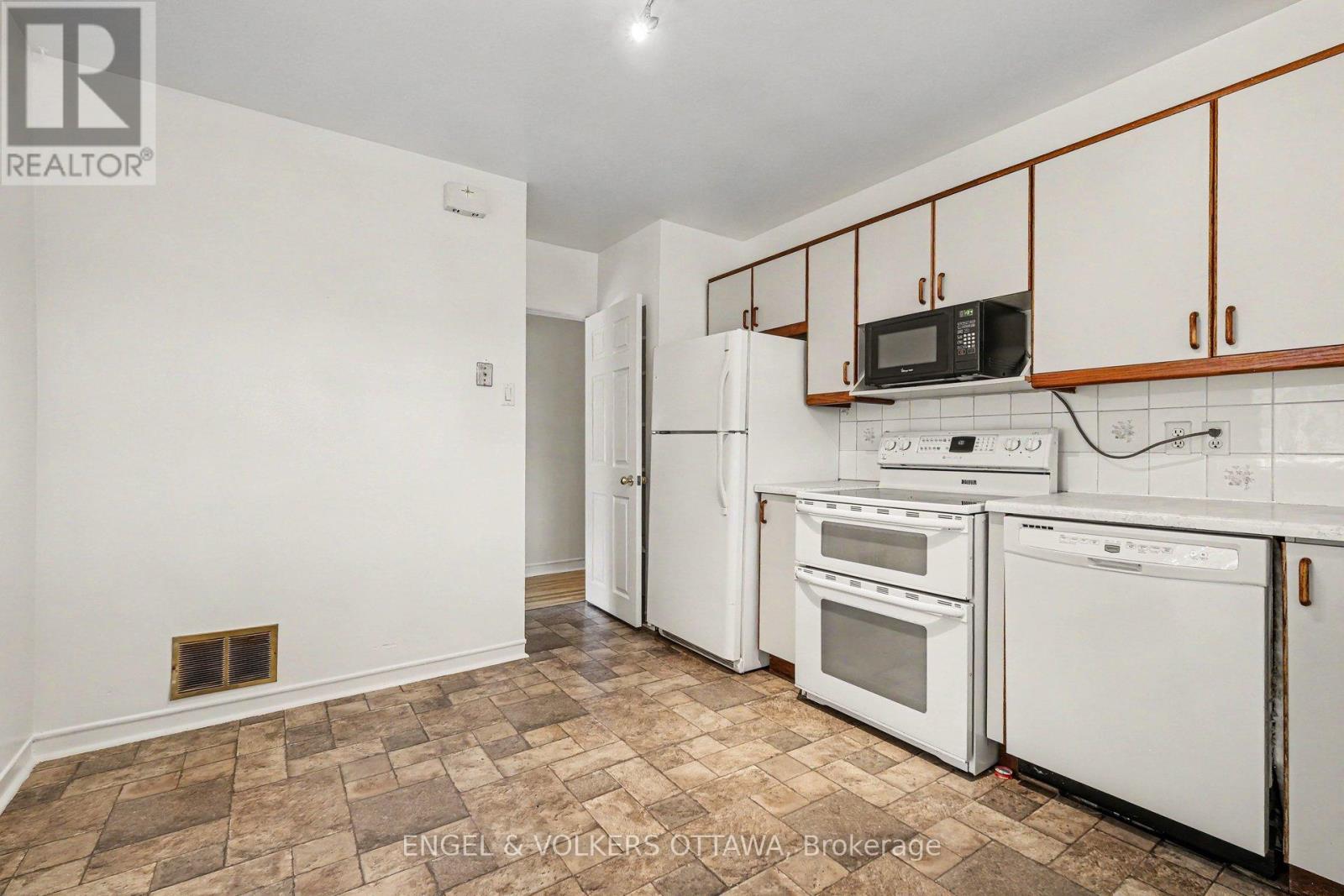 325 SUMMIT AVENUE - 12
