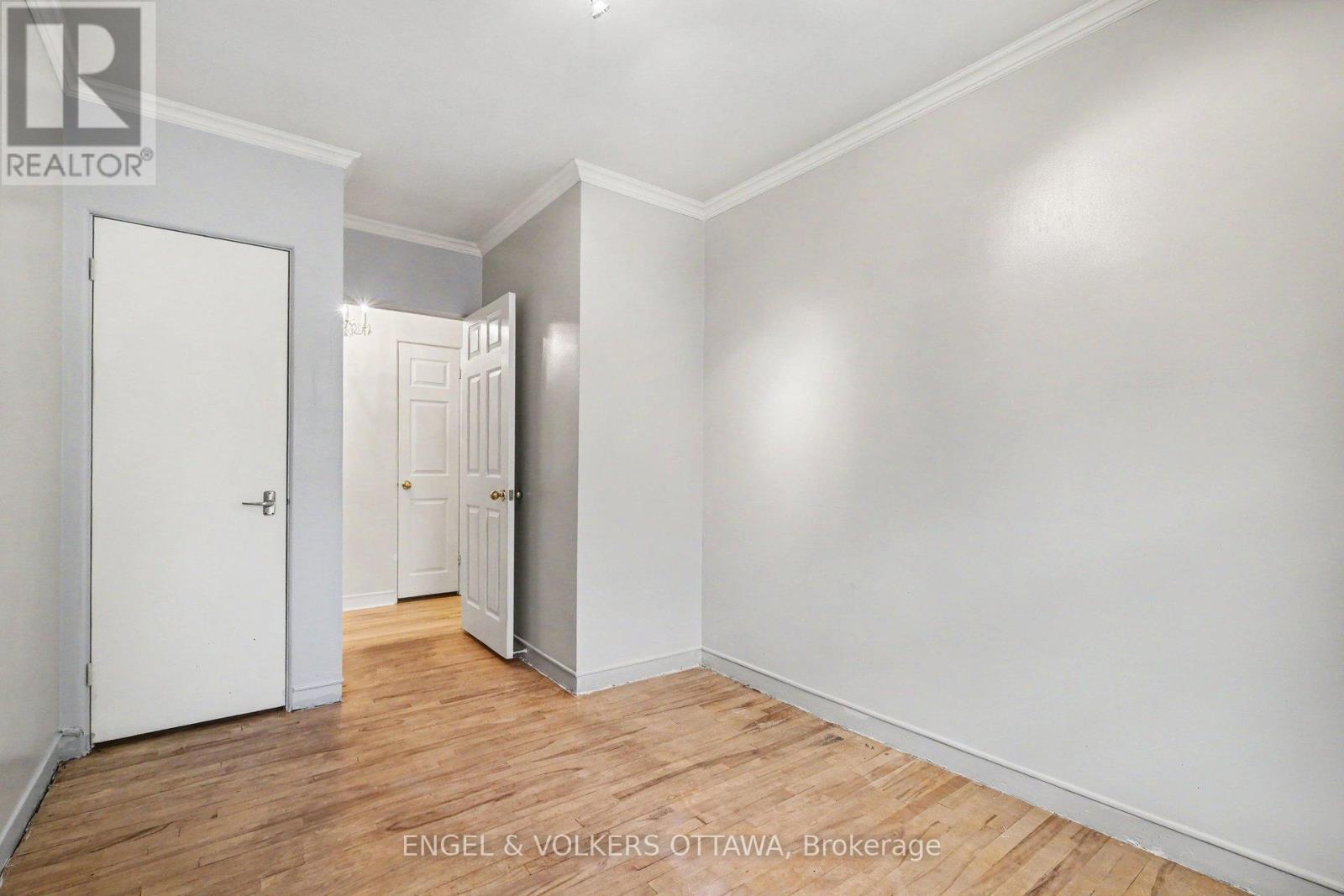 325 SUMMIT AVENUE - 17
