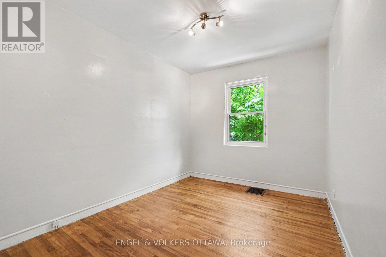 325 SUMMIT AVENUE - 18