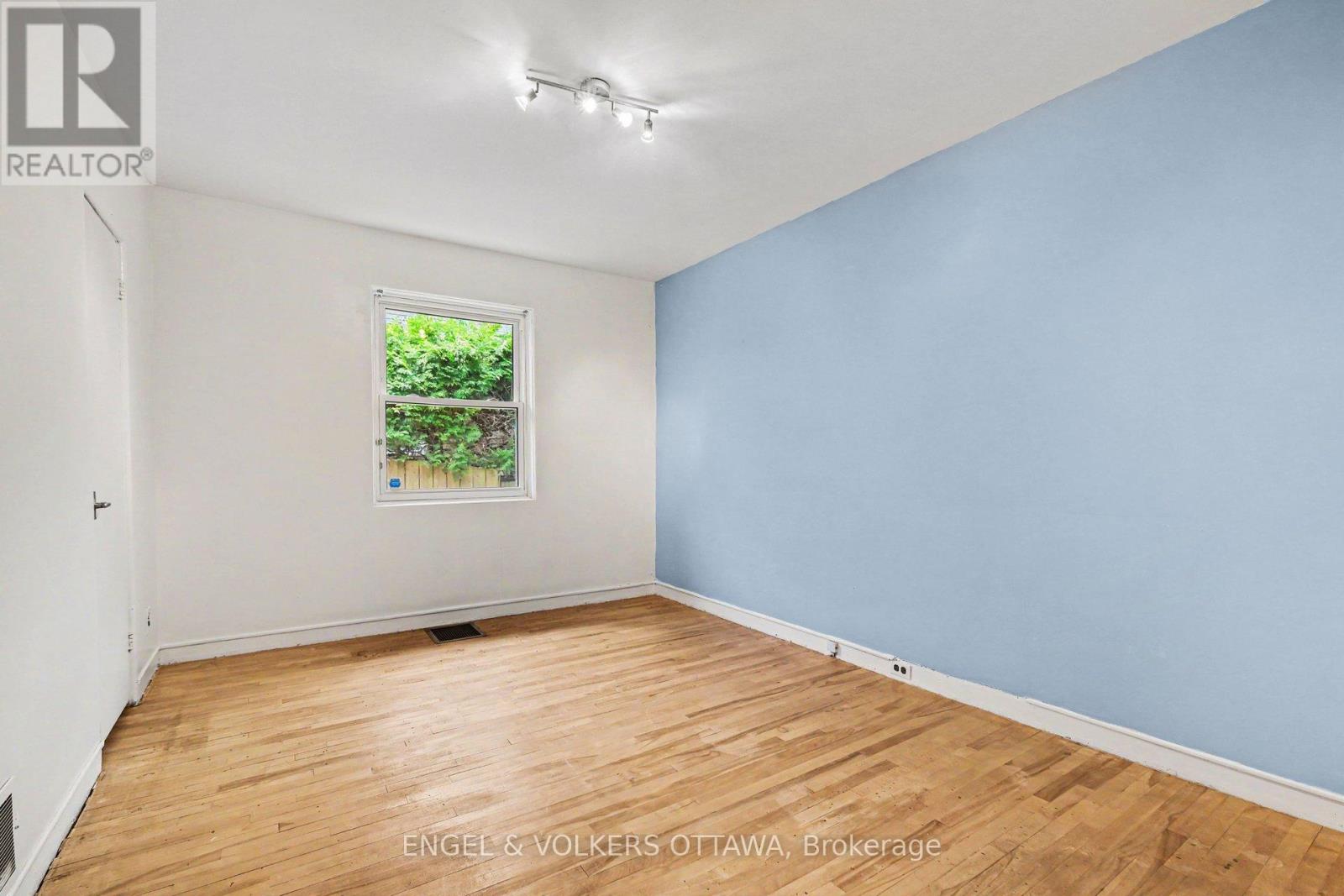 325 SUMMIT AVENUE - 20