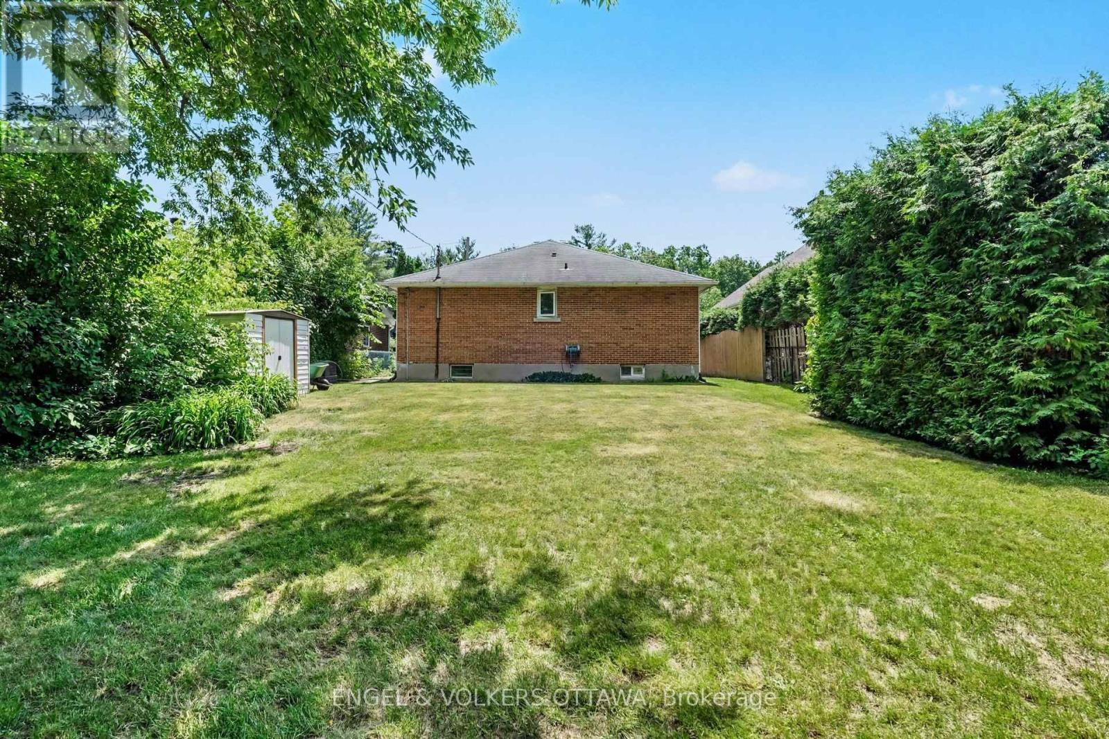 325 SUMMIT AVENUE - 26