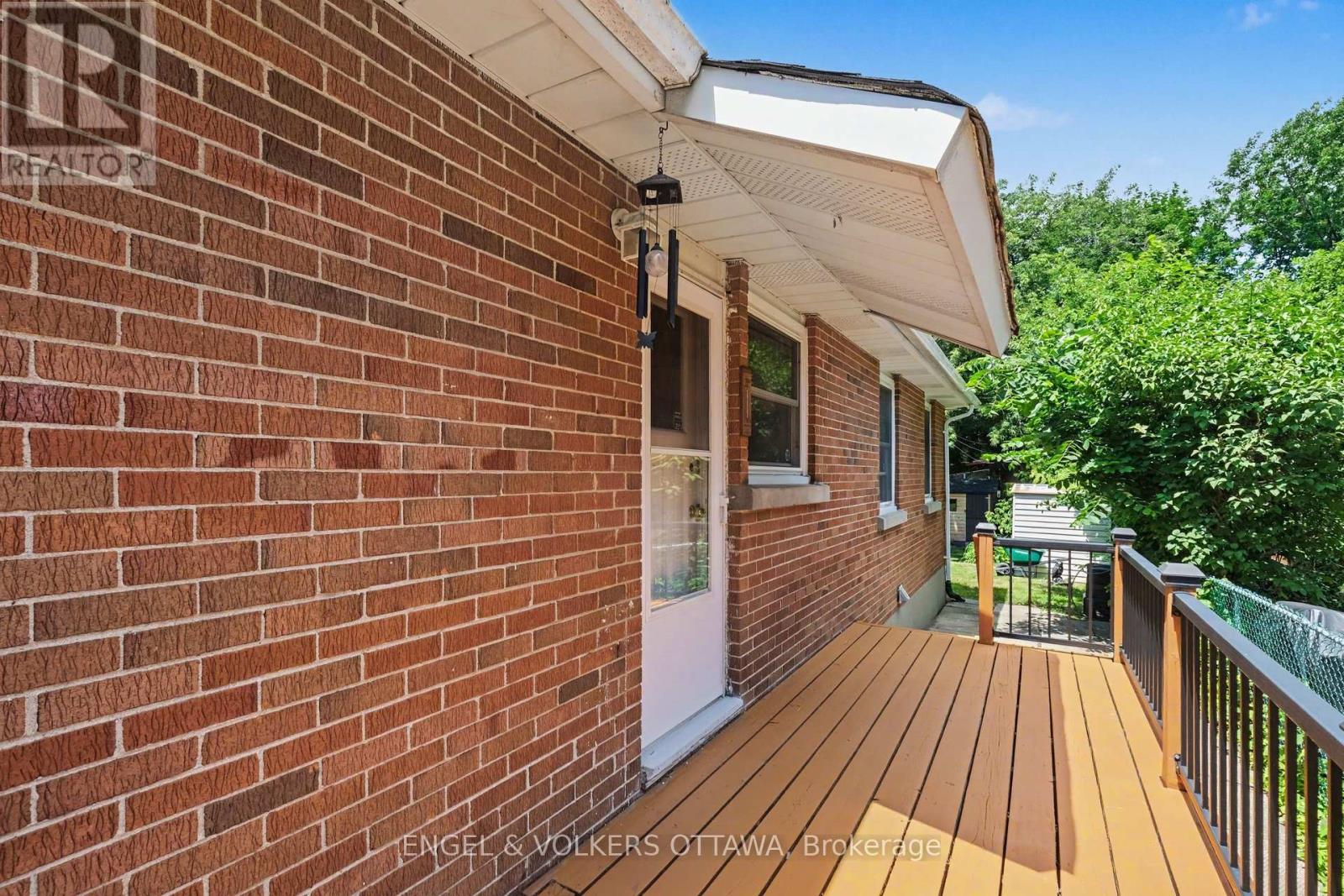 325 SUMMIT AVENUE - 27